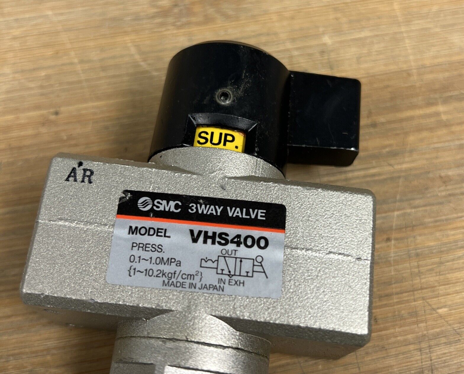 SMC VHS400 3-Way Valve 3/8 NPT 145 PSI Max (GR132)