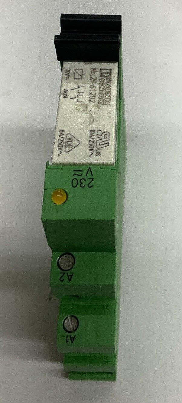 Phoenix Contact PLC-BSC-23OUC/21-21 Base w/ 29-61-202 Relay (YE120)