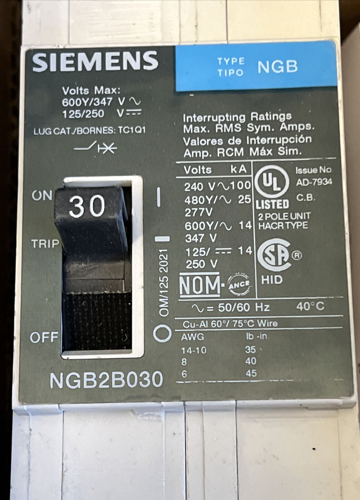 Siemens NGB2B030B  2-POLE 30 AMP 600V 14KA BO CIRCUIT BREAKER (RE249)