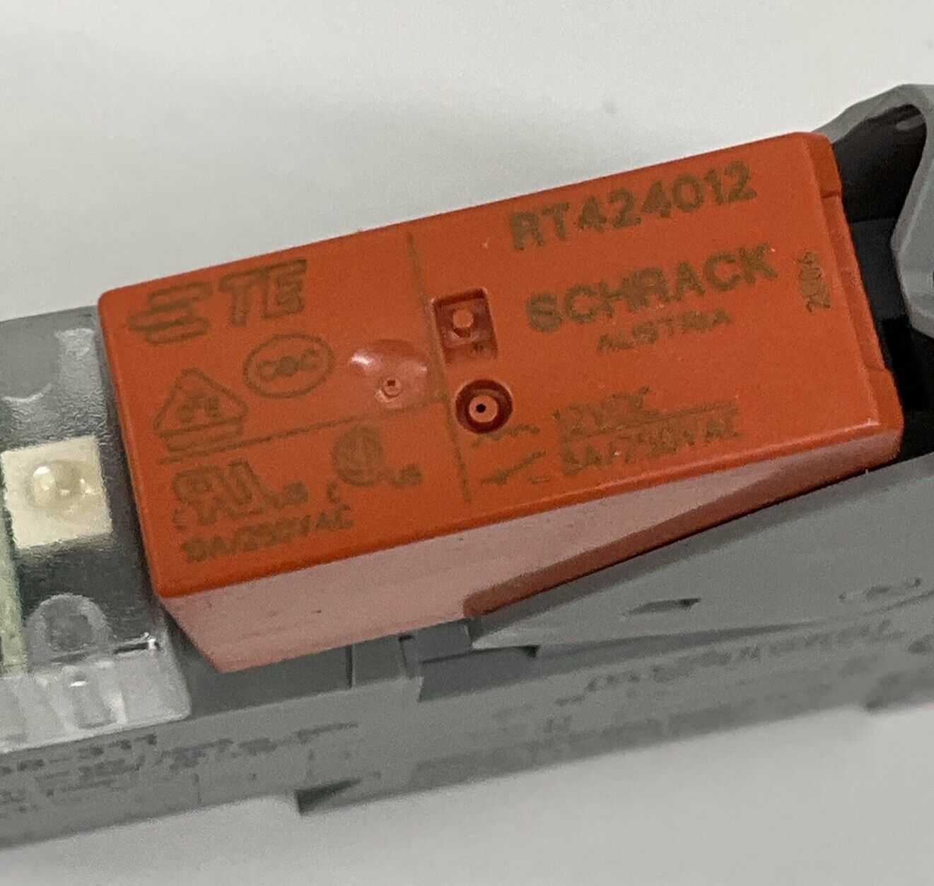 Wago 788-311 Relay Holder w/ Schrack RT424012 (BL278)