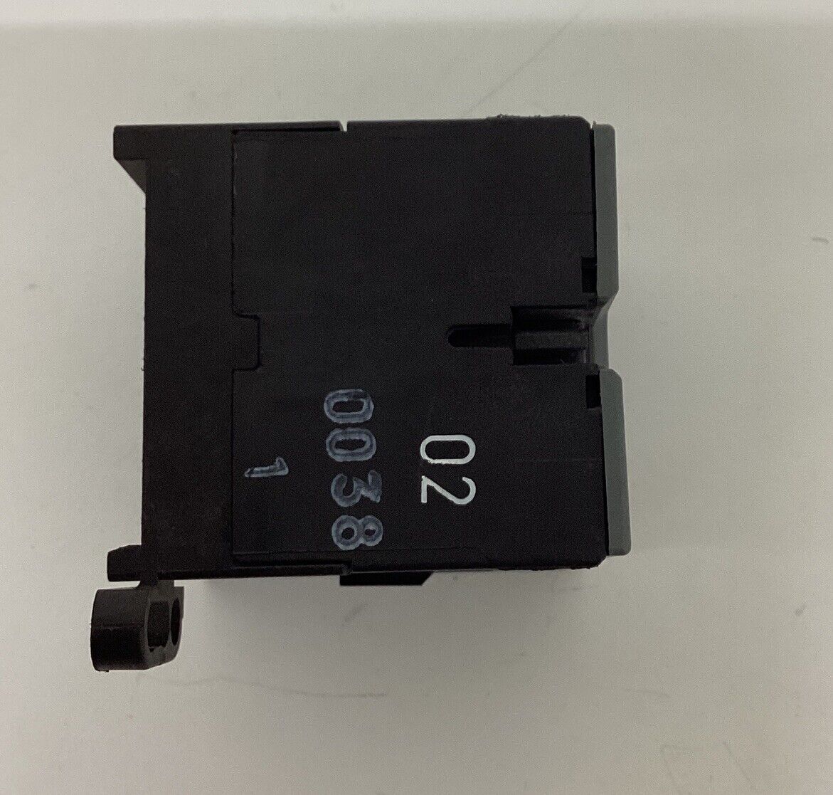 ABB B6-30-10-80 Miniature Contactor 220-240VAC Coil (BK148)