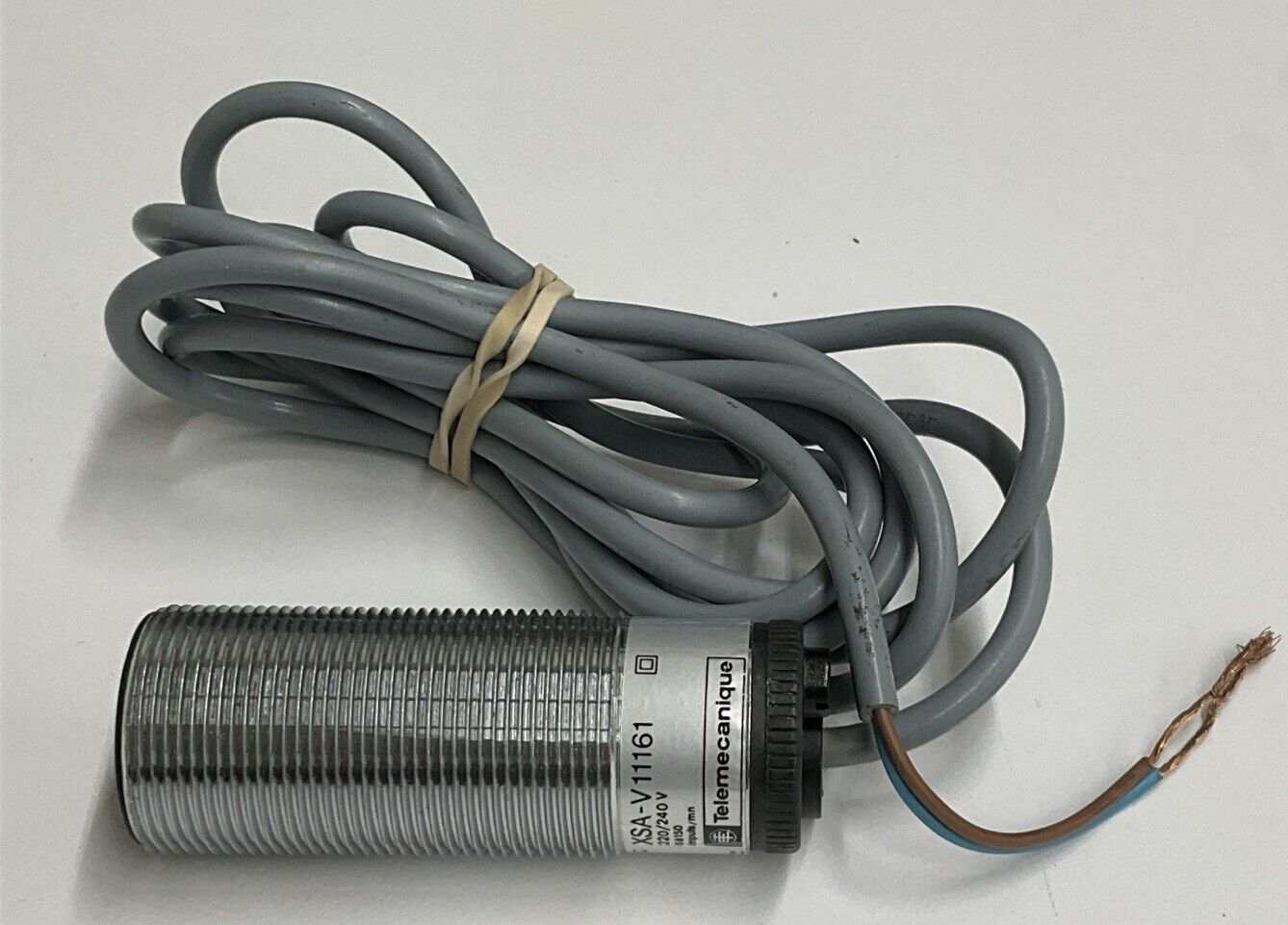 Schneider Telemecanique XSA-V11161 Inductive Sensor (YE271)