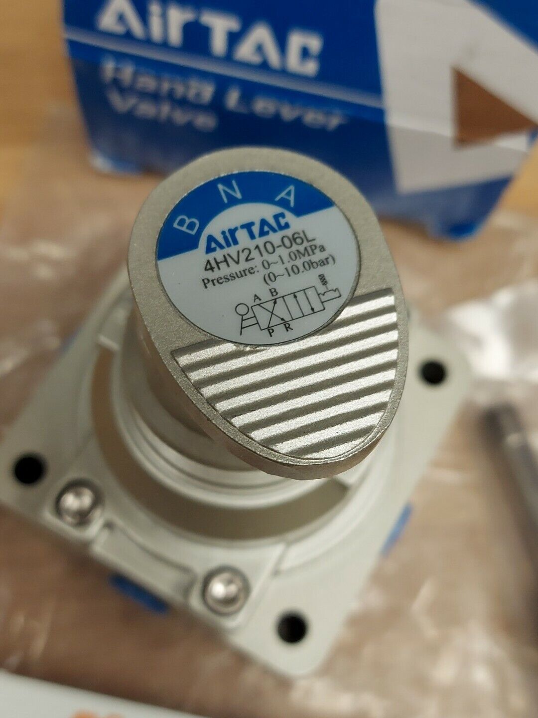 Airtac 4HV210 Hand Lever Valve 0-10 Bar 4HV210-06L (RE218)