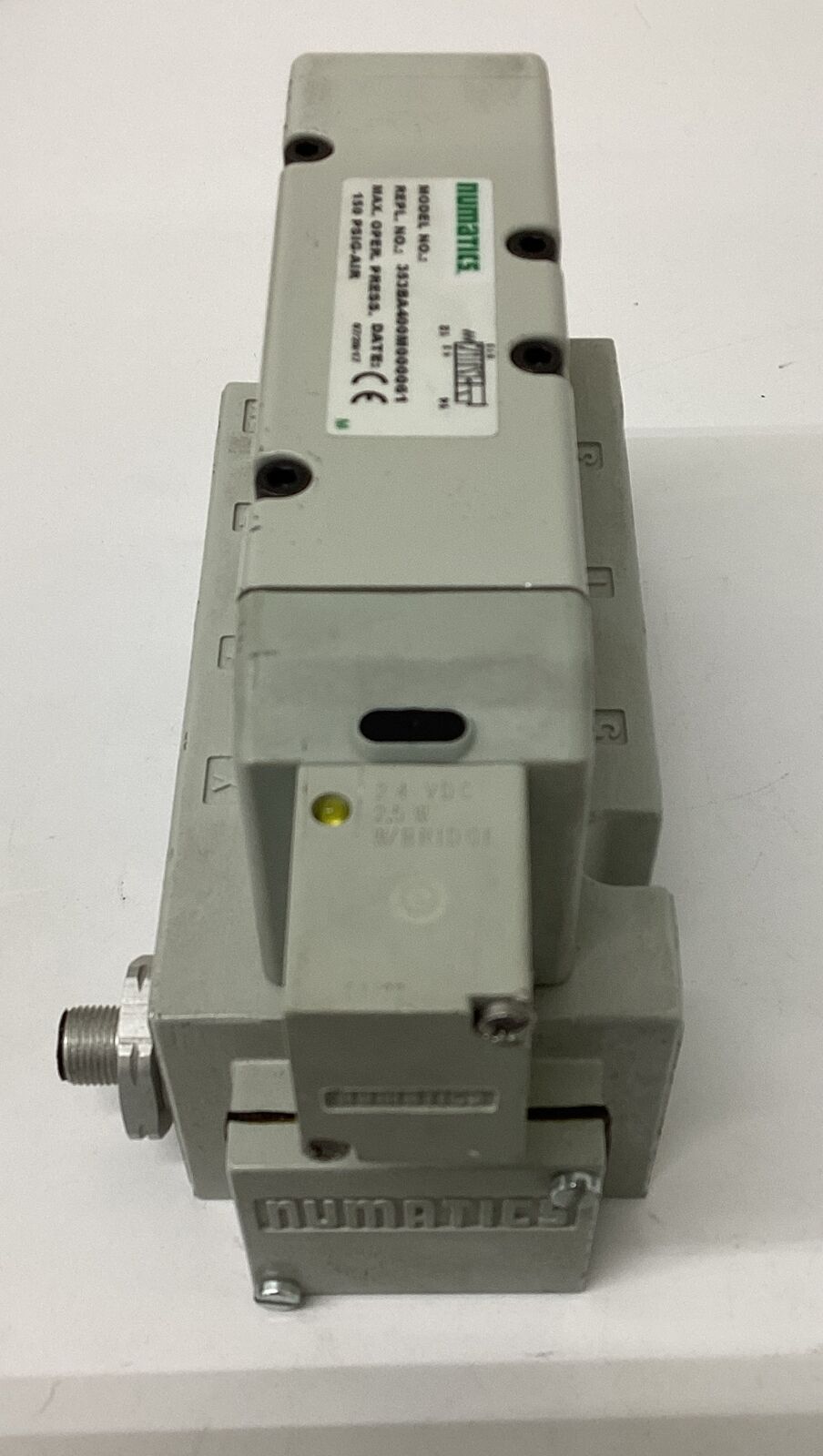 Numatics 353BA400M000061 24VDC Solenoid Valve w/ 1/2'' NPT Base (CL398)