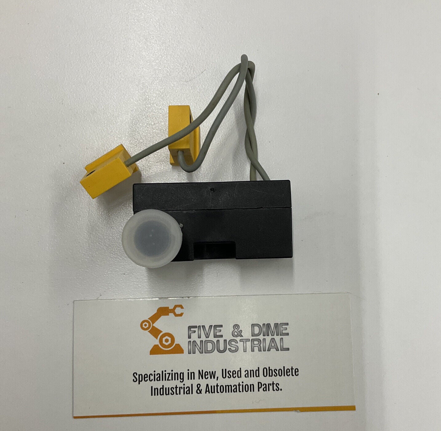 Turck Ni2-Q9-5-ADZ32-0-1-FSB5.4X4/S304 New Proximity Sensor (BL225)