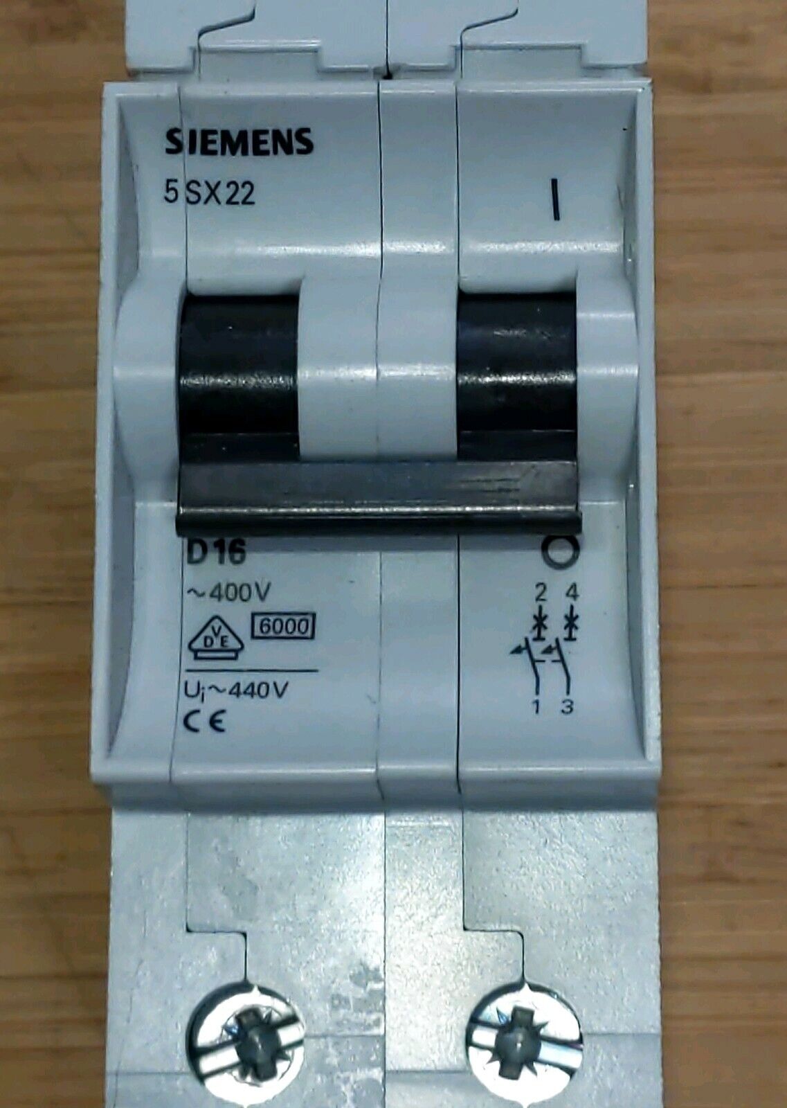 Siemens 5SX2 216-8 D16 2P 400AC MCB Circuit Breaker (GR105)