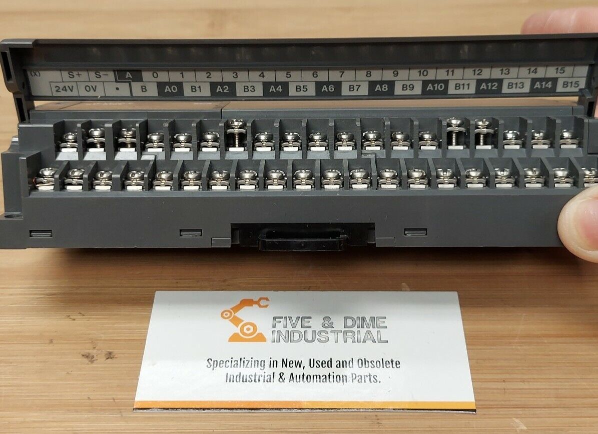 Keyence KV-R16X TERMINAL INPUT MODULE 24VDC 16INPUTS PreOwned (GR126)