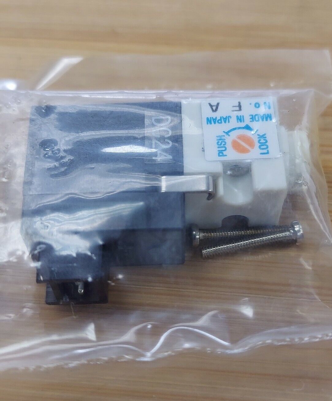 PARKER MC2-24-A-10-V New 24VDC Solenoid Valve - (BL126)