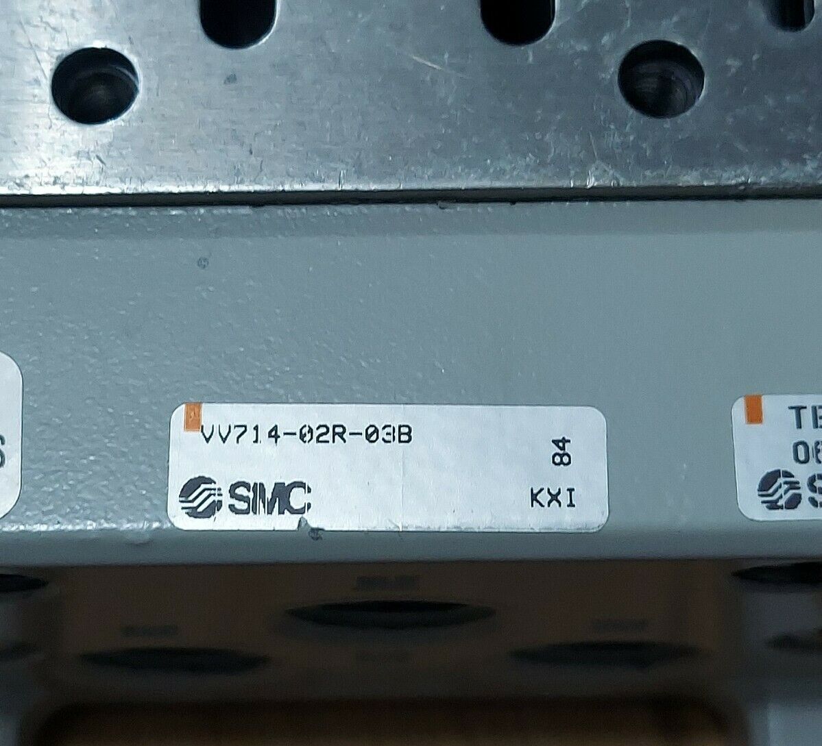 SMC VV714-02R-03B 4 Valve Head Manifold  (RE215)
