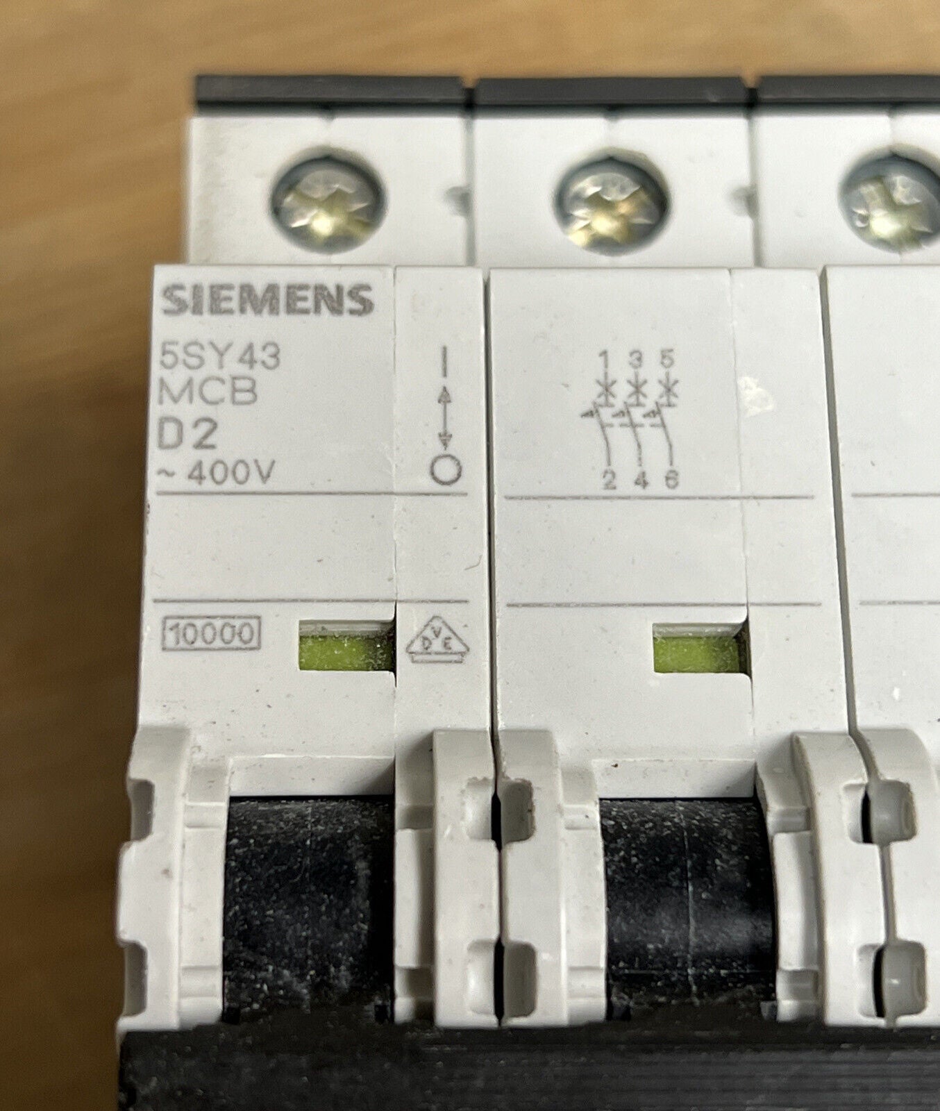 Siemens 5SY4302-8 Circuit Breaker 3P 2A 5SY43MCB D2 (GR133)