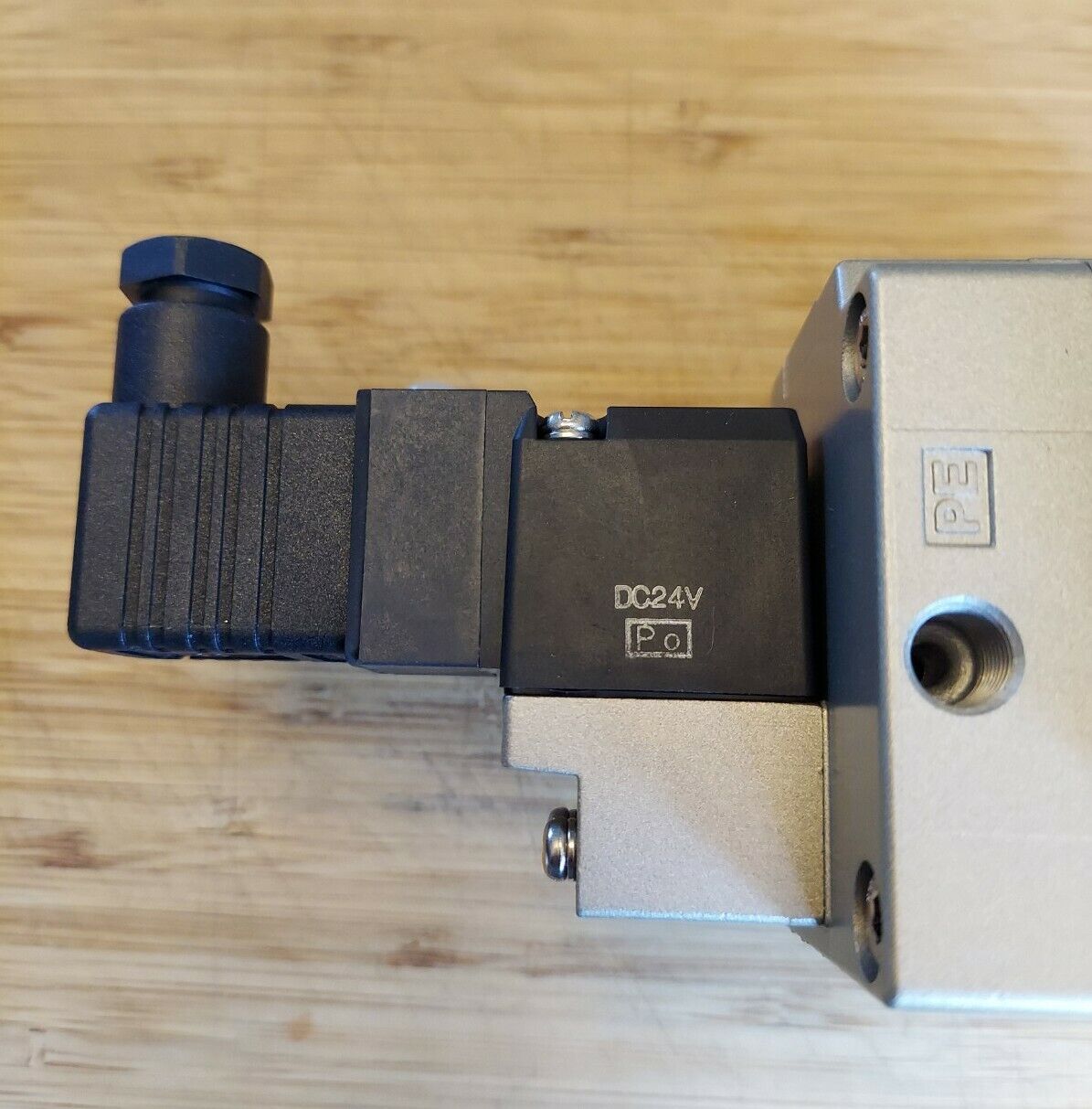 SMC VG342-4G-10A Solenoid Valve 24VDC  (RE218)