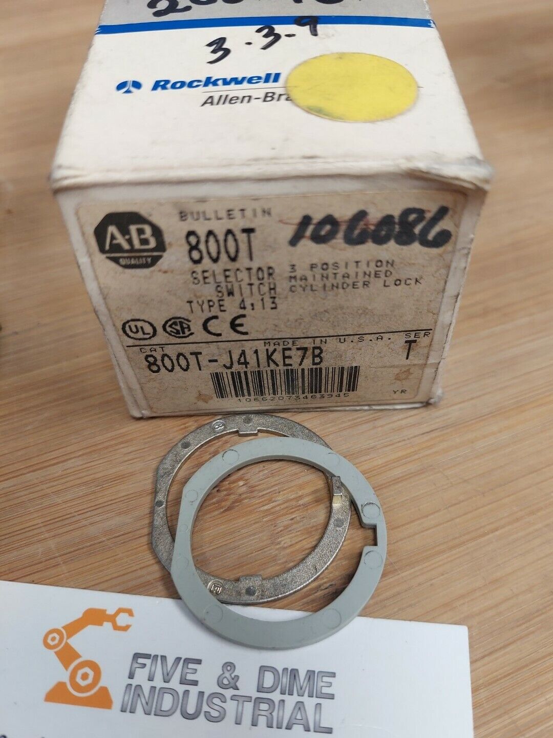 Allen Bradley 800T-J41KE7B New Keyed Selector Switch 3 Pos. Ser. T (GR126)