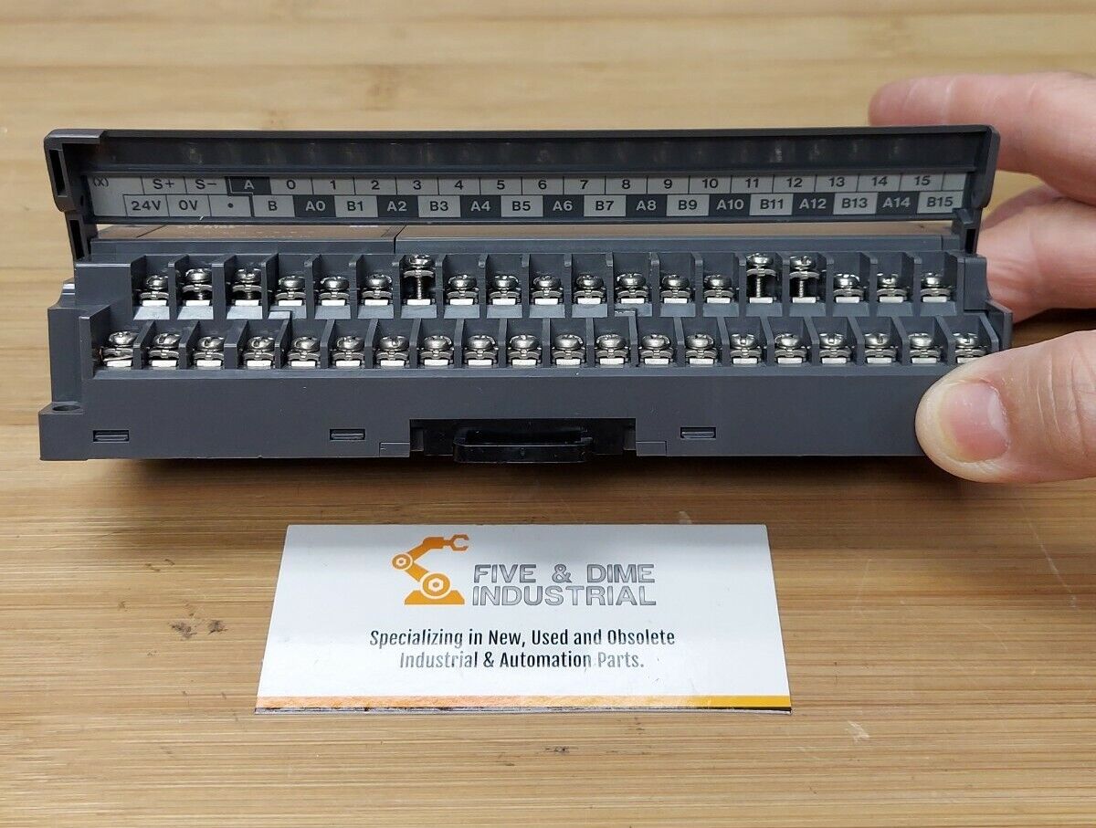 Keyence KV-R16X TERMINAL INPUT MODULE 24VDC 16INPUTS PreOwned (GR126)