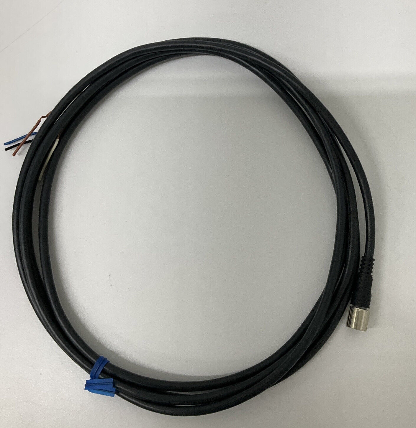 Omron XS3F-M421-402-A  2Meter  3. pole Sensor Cable (RE131)