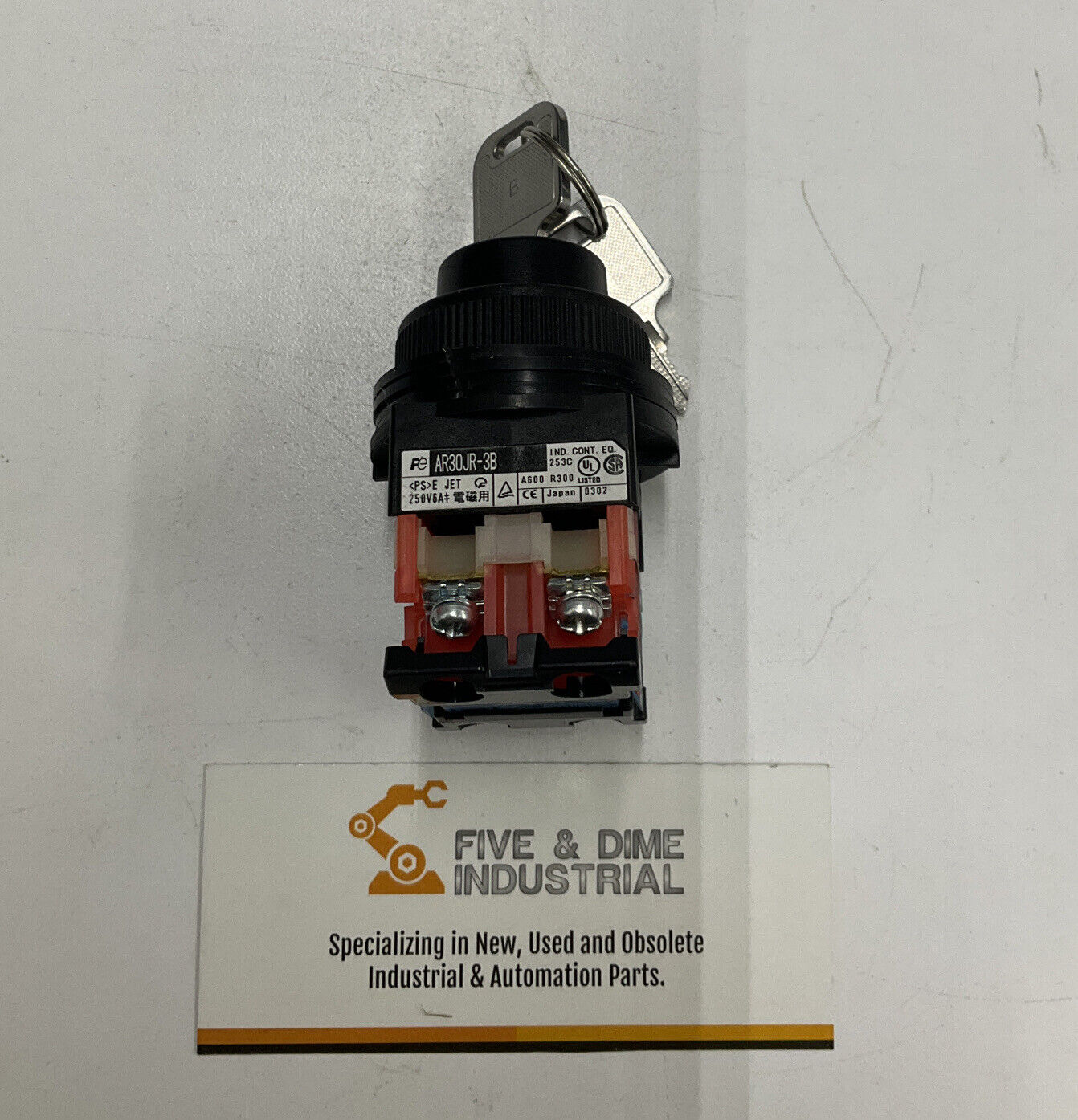 Fuji Electric R30JR-3B New Selector Switch 3-Position (RE121)