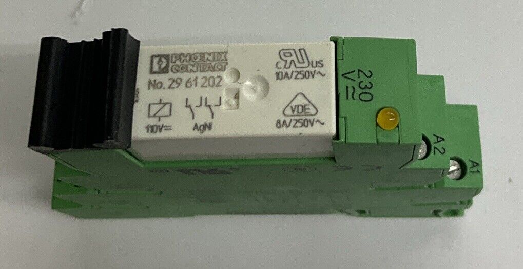 Phoenix Contact PLC-BSC-23OUC/21-21 Base w/ 29-61-202 Relay (YE120)