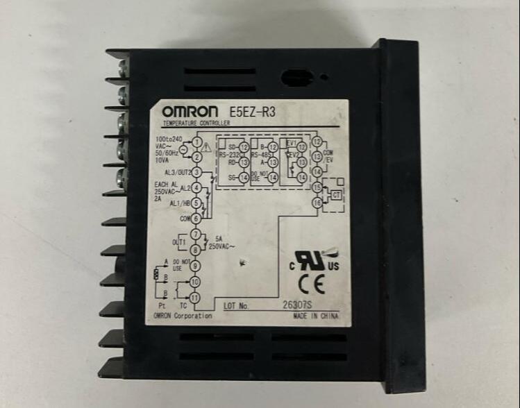 Omron E5EZ-R3 Digital Temperature Controller 100-240VAC