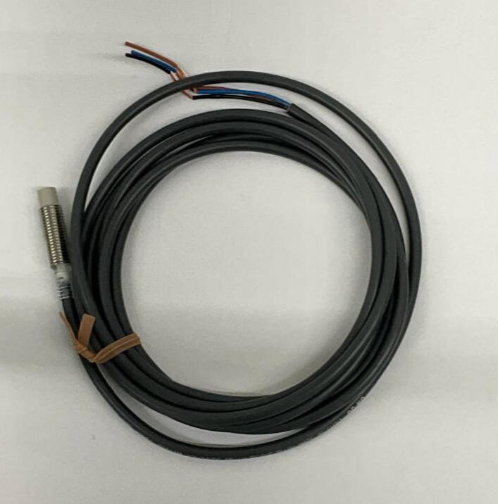 Omron E2E-X2ME1 Proximity Switch Sensor 12-24VDC  (No Hardware)