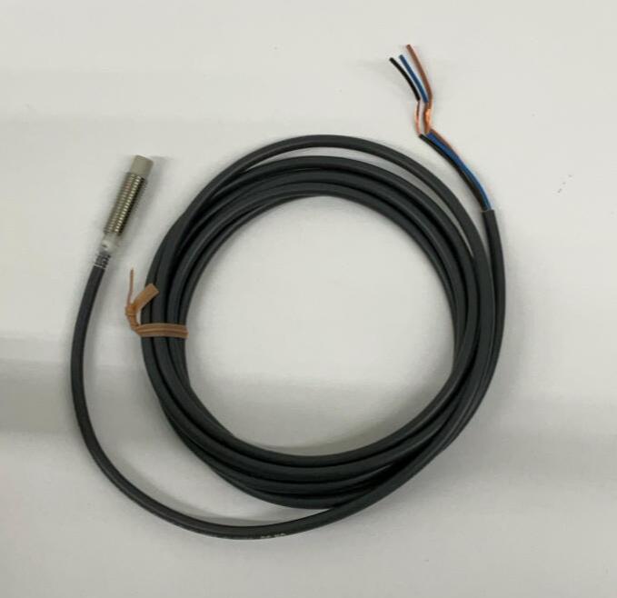 Omron E2E-X2ME1 Proximity Switch Sensor 12-24VDC  (No Hardware)