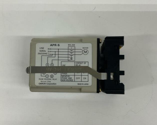 Omron  APR-S  Phase Reversal Relay 8-Pin w/ DIN Mount Base - 0