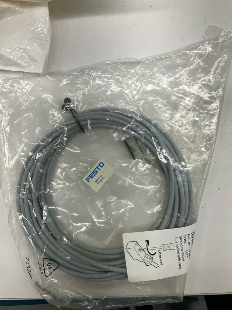 Festo  KMYZ-9-24-5-LED-PUR-B Proximity Switch Sensor 193689