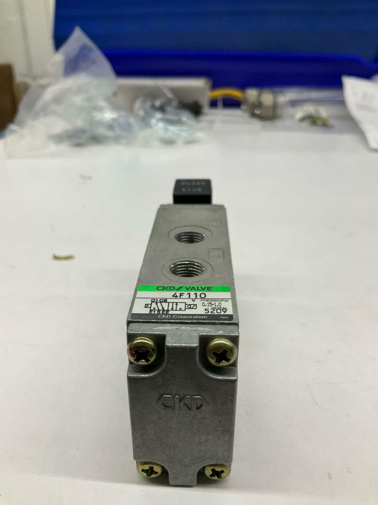 CKD 4F110 Pneumatic 24VDC Solenoid Valve