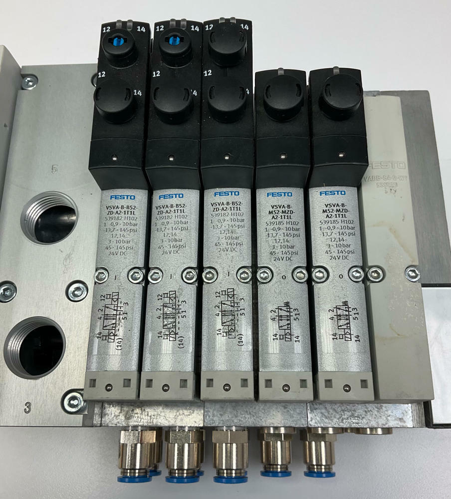 Festo 541302 CPX-FB32 / VABA-S6-1-X1 Manifold Interface w/ Valves - Very Good