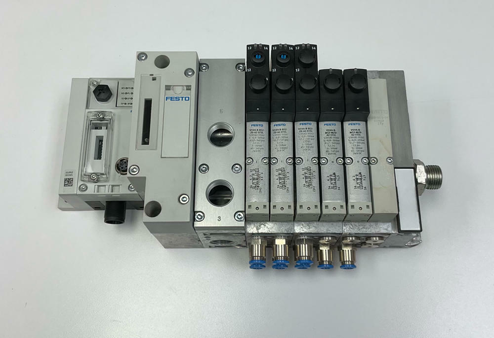 Festo 541302 CPX-FB32 / VABA-S6-1-X1 Manifold Interface w/ Valves - Very Good