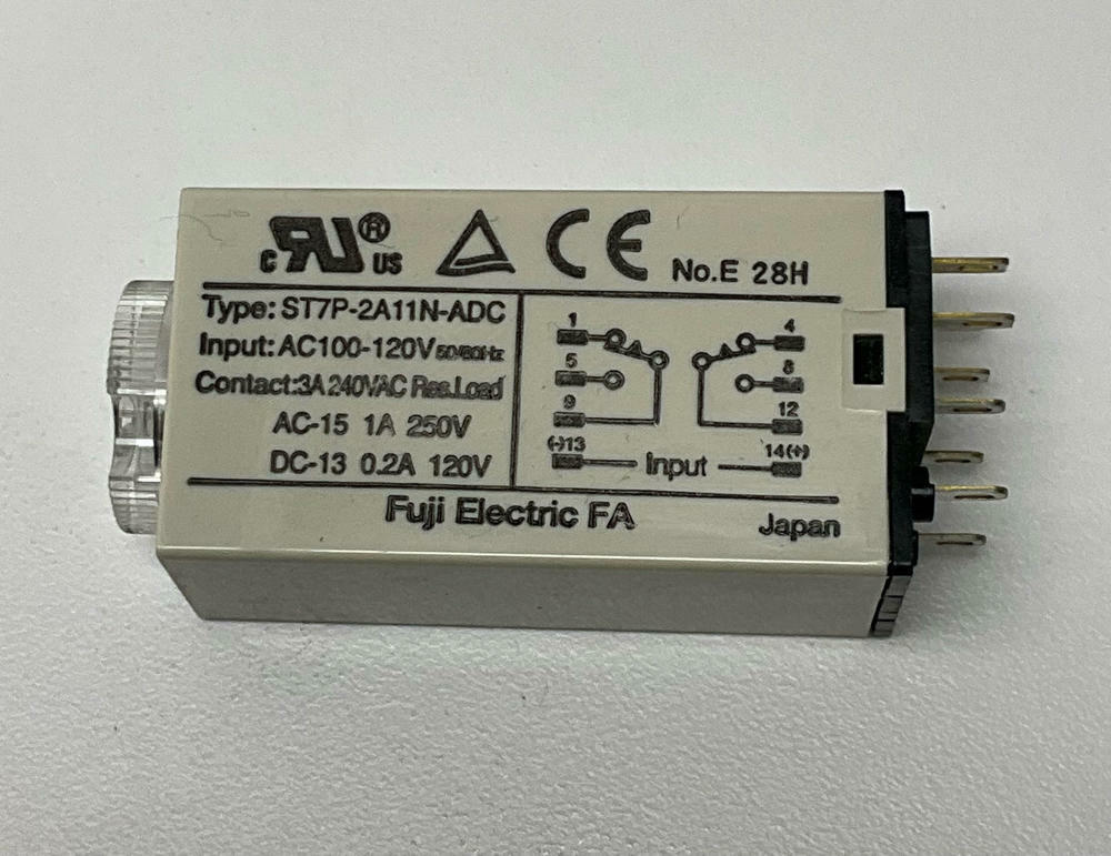 Fuji Electric ST7P-2A11N-ADC 100-120 VAC Coil 8-Pin 0-10 Min Timer Relay - Like New - 0