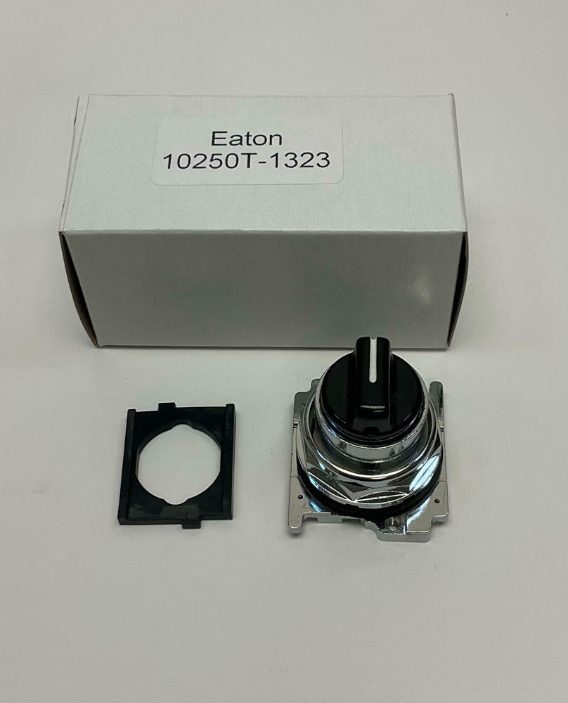 Eaton  10250T-1323  30.5mm Heavy Duty 3-Position  Black Selector Switch - Like New - 0